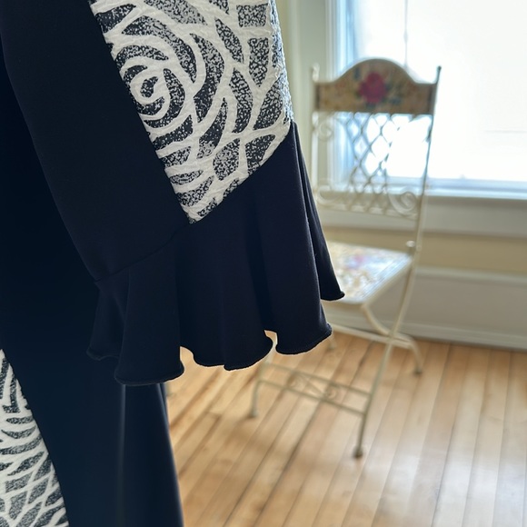 Dress - Picture 3 of 8